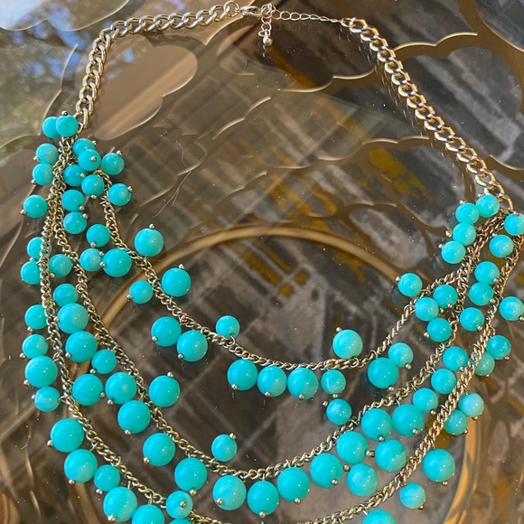 Turquoise colored bead necklace. - Picture 4 of 4